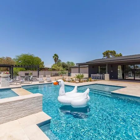 Sport & Splash - Pickle Ball - Sports Court -Pool & Spa